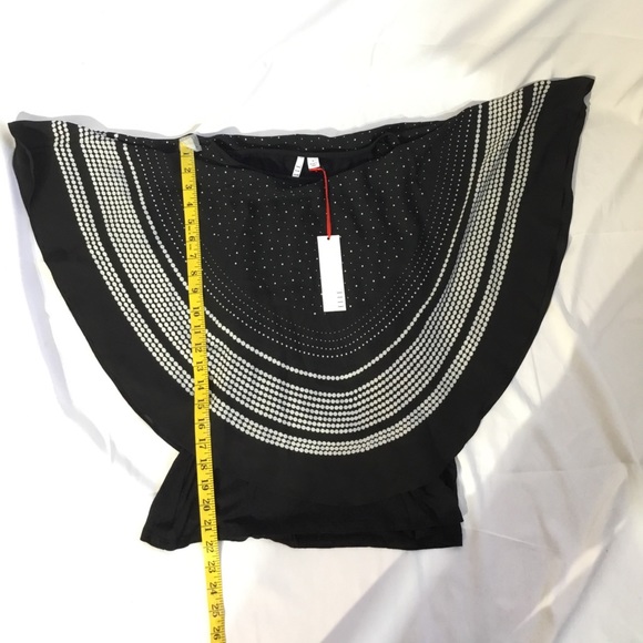 ELLE Crepe Popover Top Black and White NWT - Picture 3 of 10